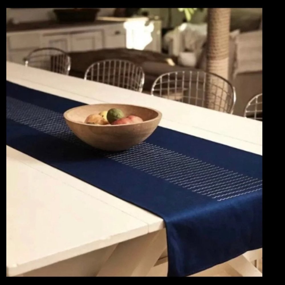 DARK BLUE WITH WHITE ZIG ZIG DESIGN TABLE RUNNER